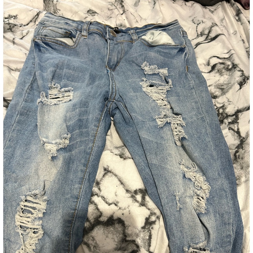 They are cute pants I just don’t wear them as much so I decided to give away